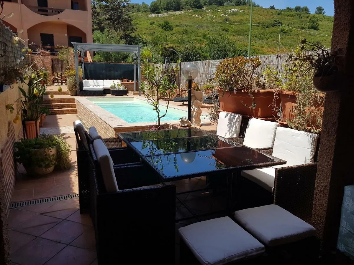 Casa Vacanze Valentina Porto Conte 0*,